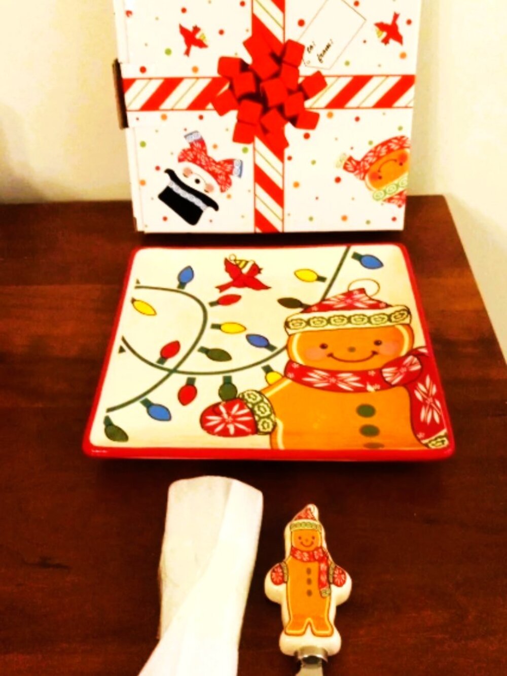NWT Temptations Appetizer Cheese Plate Gingerbread Man W/Spreader